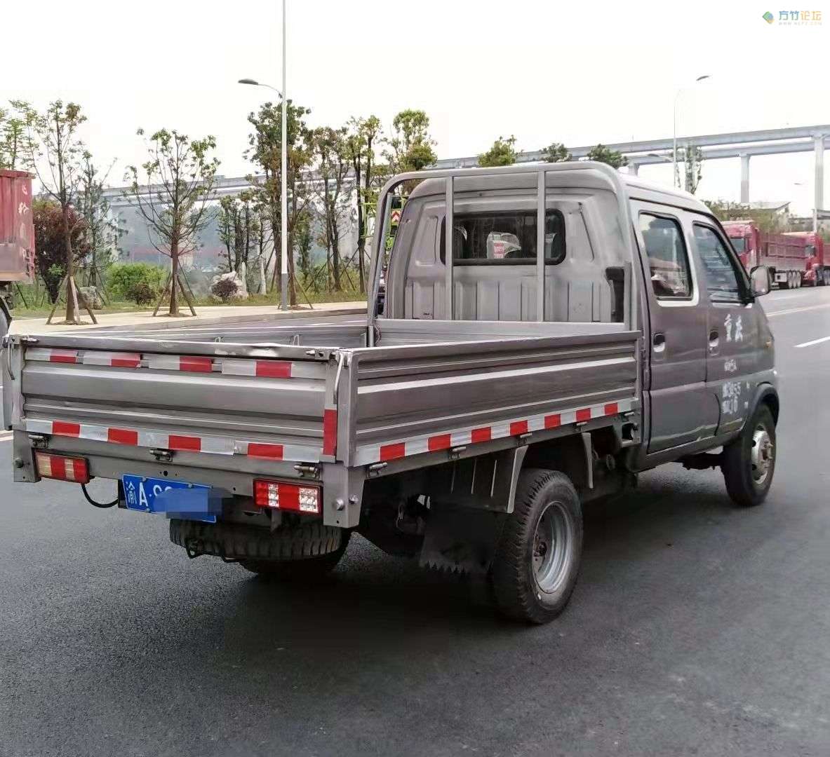 各位南川老表,有木有微型货车双排座汽油1.